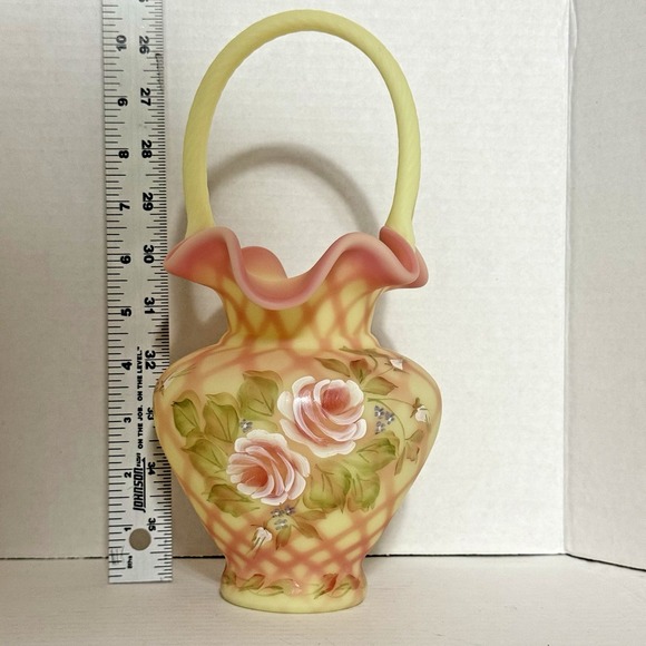 2003 Fenton Heirloom Optics Collection Burmese Glass Basket Hand Painted - Glows - Picture 8 of 10
